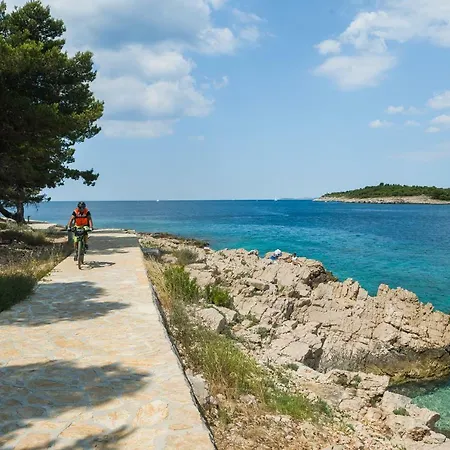 Seaview Marinov - Bilo, * Primošten